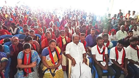 கள்ளக்குறிச்சி திமுக தெற்கு மாவட்ட பொறுப்பாளர் வசந்தம் கார்த்திகேயன் முன்னிலையில் திமுகவில் இணைந்த மாற்றுக் கட்சியினர்.