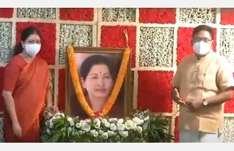 உண்மையான தொண்டர்கள் ஒன்றிணைவோம்; விரைவில் பொதுமக்களை சந்திக்கிறேன்: சசிகலா பேச்சு