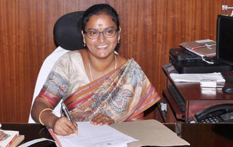 சமூக வலைதளங்களில் அதிக நேரத்தை செலவிடக் கூடாது; பெண்கள் கவனமுடன் இருக்க வேண்டும்: காஞ்சிபுரம் மாவட்ட ஆட்சியர் எச்சரிக்கை