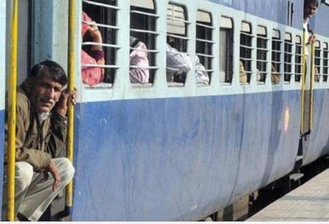 தேவையற்ற பயணங்களைத் தவிர்க்கவே கட்டண உயர்வு: மத்திய ரயில்வே அமைச்சகம் விளக்கம்