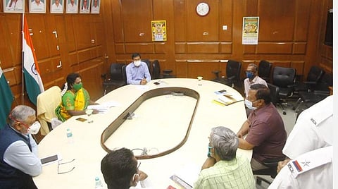 புதுச்சேரியில் 9,10,11-ம் வகுப்புகளுக்குப் பொதுத்தேர்வுகள் உண்டு- ஆளுநர் தமிழிசை உத்தரவு