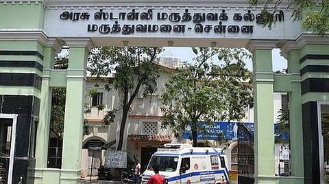 ஸ்டான்லியில் மாற்று அறுவை சிகிச்சை: மகனுக்கு சிறுநீரகம் வழங்கி மறுவாழ்வு கொடுத்த தாய்