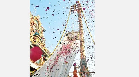 திருவாரூர் தியாகராஜர் சுவாமி கோயிலில் நேற்று நடைபெற்ற பங்குனி உத்திர திருவிழா கொடியேற்றம்.