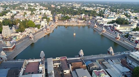 கும்பகோணம் மகாமகக் குளம்.