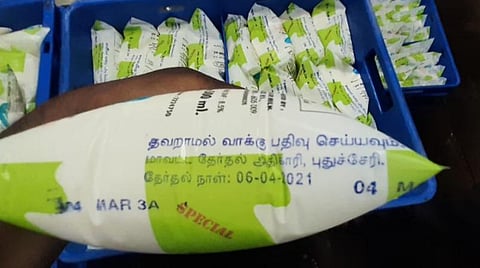 பால் பாக்கெட்டுகளில் தேர்தல் விழிப்புணர்வு வாசகம்