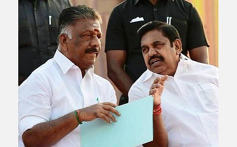 அதிமுக ஒருங்கிணைப்பாளர்கள் ஓபிஎஸ், இபிஎஸ்ஸிடம் வரைவு தேர்தல் அறிக்கை தாக்கல்: விரைவில் வெளியிட கட்சி தலைமை திட்டம்