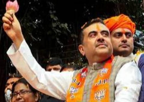 ‘முன்னாள் தோழர் இன்னாள் எதிரி’ - மம்தா பானர்ஜியை எதிர்த்து சுவேந்து அதிகாரி போட்டி: பாஜக அறிவிப்பு