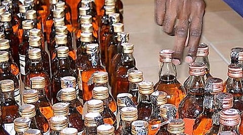 மது பாட்டில்களை பதுக்கி வைப்பதை தடுக்க தமிழகம் முழுவதும் தீவிர சோதனை