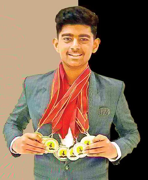 அனிஷ்கிருஷ்ணன்