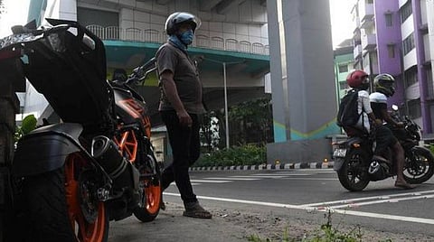 புதுப்பட்டினம் புறவழிச் சாலையில் தொடர் விபத்துகள்: ஒருவழிப் பாதையாக மாற்ற வாகன ஓட்டிகள் கோரிக்கை