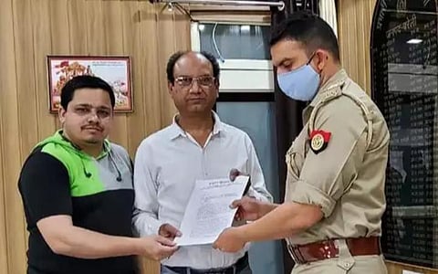 உச்ச நீதிமன்றத்தில் குர்ஆன் மீது வழக்காட மனு: வசீம் ரிஜ்வீ மீது உ.பி. காவல் நிலையங்களில் புகார்