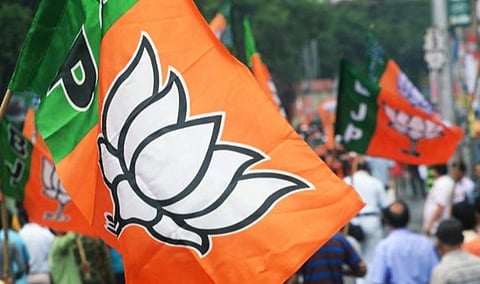 தொகுதிக்குள் முடங்கிய தமிழக பாஜக தலைவர்கள்: வெளிமாநிலத் தலைவர்களை நம்பியிருக்கும் வேட்பாளர்கள்