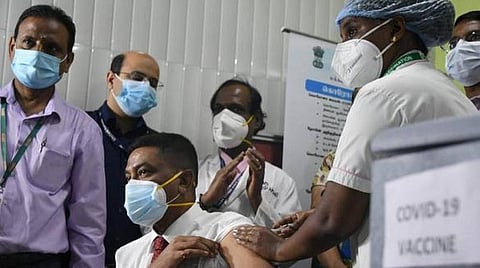 4.2 கோடி கோவிட்-19 தடுப்பூசிகள் செலுத்தி இந்தியா சாதனை: இரண்டாம் இடம் பிடித்தது