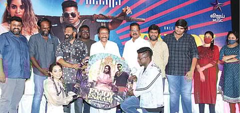 சென்னையில் அண்மையில் நடைபெற்ற என்ஜாய் எஞ்சாமி பாடலின் இசைத்தட்டு வெளியீட்டு விழாவில் பங்கேற்ற திரைப் பிரபலங்கள். (கோப்புப் படம்)