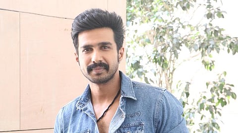 காவல்துறை அதிகாரியின் மகன் என்பதால் என்னைத் தவறாகச் சித்தரிக்கிறார்கள்: விஷ்ணு விஷால் வேதனை