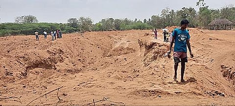 சிங்கம்புணரி அருகே கொள்ளை போகும் பாலாறு: தேர்தல் காலத்தை பயன்படுத்தி மணல் கடத்தல் அதிகரிப்பு