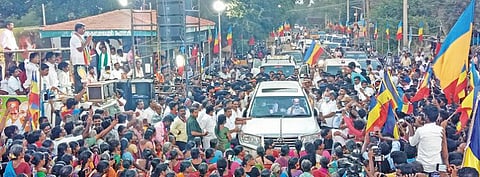 நெய்வேலி சட்டமன்ற தொகுதி பாமக வேட்பாளர் ஜெகனை ஆதரித்து சத்திரம் குறுக்கு ரோட்டில் பாமக நிறுவனர் மருத்துவர் ராமதாஸ் பிரச்சாரம் மேற்கொண்டார்.