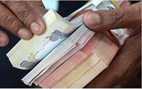 பணப்பட்டுவாடாவை வீடியோ எடுக்க அதிமுக, திமுக தனிப்படை அமைப்பு