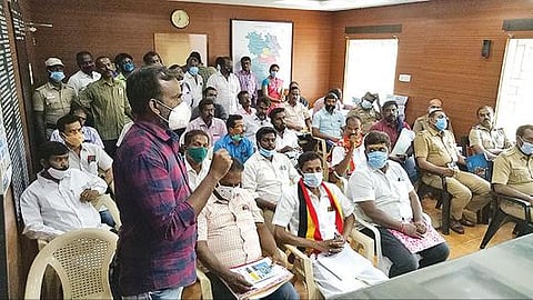 தபால் வாக்களிக்கும் முறையை முறைப்படுத்த வேண்டும் : வேட்பாளர்களுக்கான வழிகாட்டுதல் கூட்டத்தில் கேள்வி