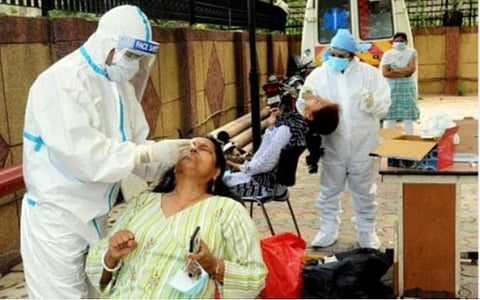 கரோனா புதிய பாதிப்புகள்: மகாராஷ்டிரா, பஞ்சாப், கேரளா, கர்நாடகா, சத்தீஸ்கர், குஜராத்தில் 81% பதிவு