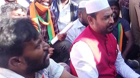 உதகை காந்தல் பகுதியில் நுழைய வேலூர் இப்ராஹிமுக்கு எதிர்ப்பு: சாலை மறியலால் பரபரப்பு