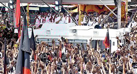 திருவண்ணாமலையில் நேற்று திமுக வேட்பாளர்கள் 8 பேரை ஆதரித்து பிரச்சாரம் செய்த மு.க.ஸ்டாலின். படம்: சி.வெங்கடாஜலபதி