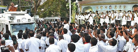 பணத்தை கொடுத்து மக்களை வாங்க முடியாது: கோவை பிரச்சாரத்தில் டிடிவி தினகரன் கருத்து