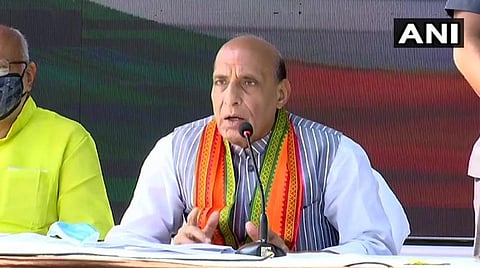 கேரள தேர்தலில் ‘ப்ரண்ட்லி மேட்ச்’ விளையாடும் காங்கிரஸ் - இடதுசாரி கட்சிகள்: ராஜ்நாத் சிங் விமர்சனம்