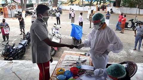 ஊரடங்கு அமல்படுத்த வேண்டிய அவசியம் இல்லை; 3 மாவட்டங்களில் கரோனா பாதிப்பு அதிகம்: சுகாதாரத் துறை செயலர் ஜெ.ராதாகிருஷ்ணன் தகவல்