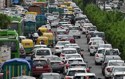 15 ஆண்டுகளுக்கு மேல் பழசான வாகனங்களின் எண்ணிக்கை 4 கோடி- 70 லட்சத்துடன் கர்நாடகா முதலிடம்