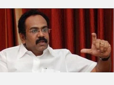 தங்கம் தென்னரசுவைத் தகுதி நீக்கம் செய்யக்கோரும் வழக்கு: தேர்தல் ஆணையத்தை அணுக உயர் நீதிமன்றம் உத்தரவு