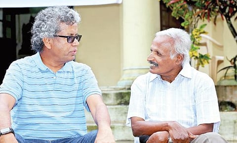 விஞ்ஞானி கஸ்தூரி வெங்கடேஸ்வரன், விஞ்ஞானி சயீத் அஜ்மல் கான் (வலது)