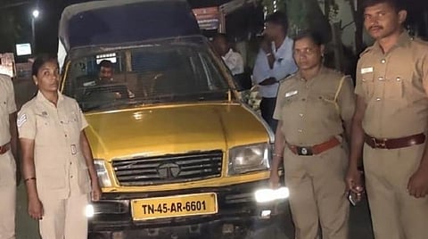 திருவாரூர் அருகே உரிய ஆவணங்கள் இன்றி எடுத்துவரப்பட்ட ரூ.1.58 கோடி ரொக்கப் பணம் பறிமுதல்