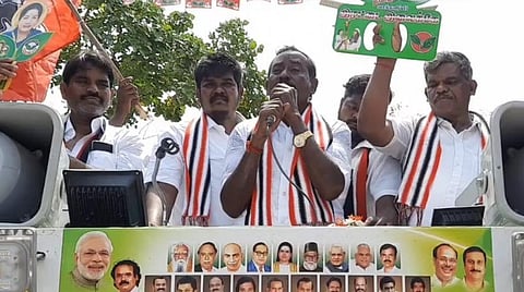 அதிமுக வேட்பாளர் பழனி பிரச்சாரம்.