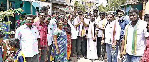 திருவண்ணாமலையில் நேற்று பிரச்சாரம் செய்த பாஜக வேட்பாளர் தணிகைவேல்.