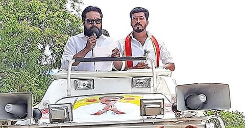 ஆலங்குளத்தில் சமக தலைவர் சரத்குமார் நேற்று பிரச்சாரம் செய்தார்.