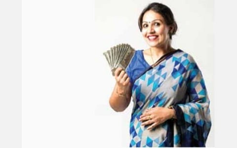 இல்லத்தரசிகளுக்கு ஊதியம் தேவை