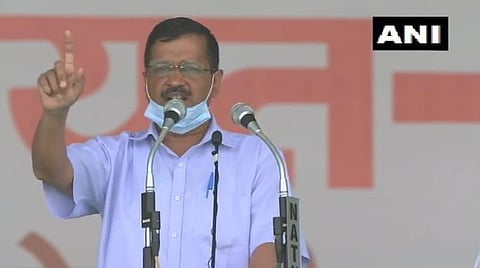 டெல்லி முதல்வர் அரவிந்த் கேஜ்ரிவால் விவசாயிகள் மத்தியில் பேசிய காட்சி் : படம் | ஏஎன்ஐ