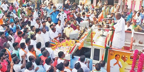 பாஜக வேட்பாளரை ஆதரித்து திருக்கனூரில் பிரச்சாரத்தில் ஈடுபட்ட என்ஆர் காங்கிரஸ் தலைவர் ரங்கசாமி.