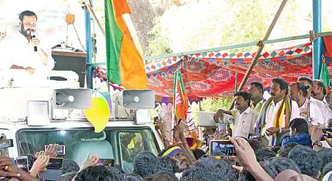 கும்பகோணம் தொகுதி அதிமுக கூட்டணி வேட்பாளர் ஸ்ரீதர் வாண்டையாரை ஆதரித்து, கும்பகோணம் அருகே சோழபுரத்தில் நேற்று பிரச்சாரம் செய்கிறார் பாமக இளைஞரணி தலைவர் அன்புமணி ராமதாஸ்.