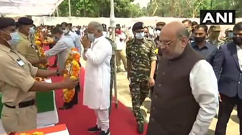 மாவோயிஸ்ட்களால் கொல்லபட்ட 22 வீரர்களுக்கு அமித் ஷா நேரில் அஞ்சலி: துணை ராணுவப்படை அதிகாரிகளுடன் ஆலோசனை