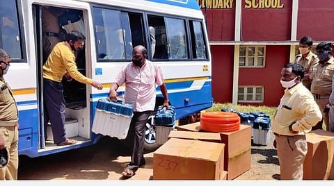 வனப்பகுதியை ஒட்டியுள்ள கிராம மக்கள் பாதுகாப்புடன் வாக்களிக்க அதிரடிப்படை, வனத்துறை குழு அமைப்பு