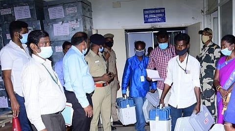 திருப்பத்தூர் மாவட்டத்தில் 4 தொகுதிகளில் 16 சிறப்பு வாக்குச்சாவடிகள்: ஆட்சியர் சிவன் அருள் தகவல்