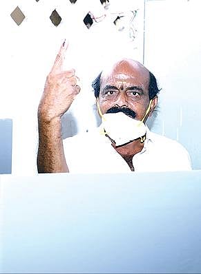 திருப்பூர் மாவட்டத்தில் வாக்களித்த வேட்பாளர்கள் :