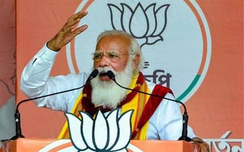 பிரச்சாரக் கூட்டத்தில் மயங்கி விழுந்த மூதாட்டி: பேச்சை நிறுத்தி மருத்துவக் குழுவிற்கு உதவ உத்தரவிட்ட பிரதமர் மோடி