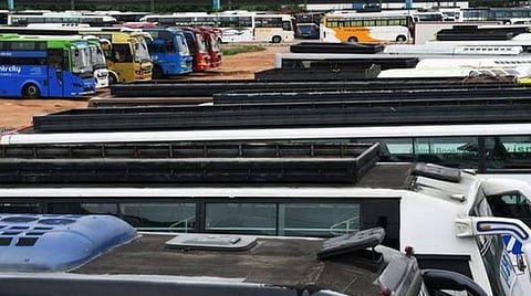 தேர்தலையொட்டி கூட்டம் அதிகரித்ததால் ஆம்னி பேருந்தில் 40% கூடுதல் கட்டணம்: பயணிகள் குற்றச்சாட்டு