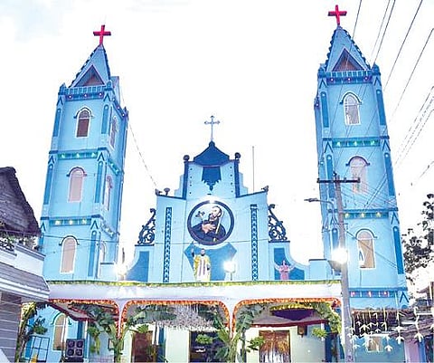 தூத்துக்குடி சவேரியார்புரம் புனித சவேரியார் ஆலயத்தில் புதிதாக திறக்கப்பட்ட இரட்டை கோபுரம்.