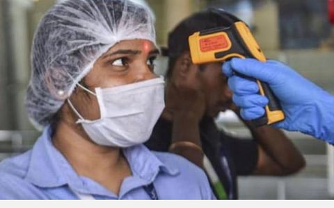 மதுரையில் ஒரே நாளில் 10 இடங்கள் கட்டுப்பாட்டுப் பகுதியாக அறிவிப்பு: உயர் நீதிமன்ற நீதிபதிகள் வேதனை