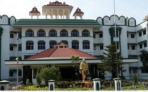 கொள்ளை நடந்தபிறகு அபராதமா?- கனிமவளக் கொள்ளையை முன்கூட்டியே தடுக்க வேண்டும்: உயர் நீதிமன்றம்