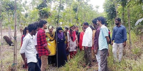 உத்திரமேரூர் அருகே கல்லூரி மாணவ, மாணவிகளுக்கு பல்லூயிர் பாதுகாப்பு, சுற்றுச் சூழல் தொடர்பான களப்பயிற்சி வழங்கப்பட்டது.